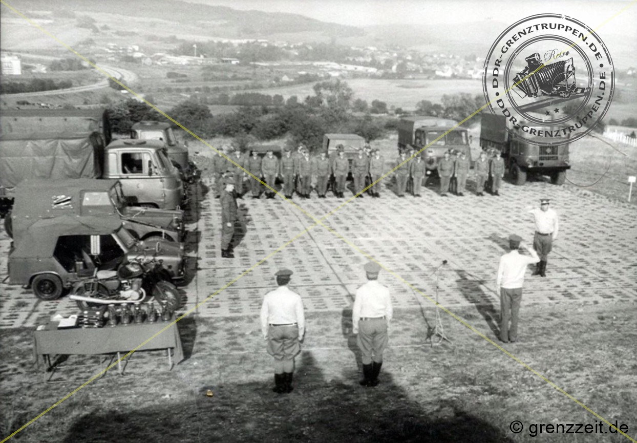 Auswertung der Ausbildung von Militärkraftfahrer auf dem Wartenberg. Die 1. AbK und 2. AbK hatte zur MKF Ausbildung im Bestand : P 601, UaZ 469, LO 2002 , W 50  sowie Krad TS 250 / A und ETZ 250 / A.  